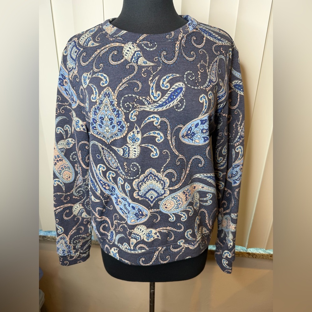H&M blue paisley pullover sweatshirt crew neck long-sleeve sweater Size Medium